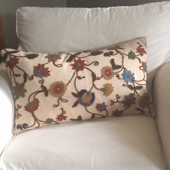 Pottery Barn Accents Pottery Barn Embroidered Pillow Cover Euc